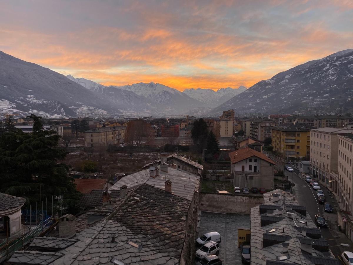 Mansarda Del Sole, Nel Cuore Di Aosta Luaran gambar