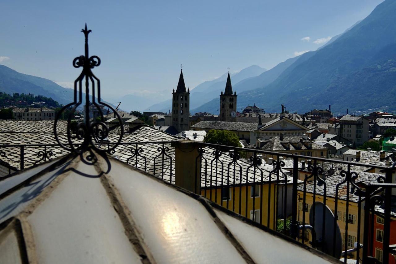 Mansarda Del Sole, Nel Cuore Di Aosta Luaran gambar